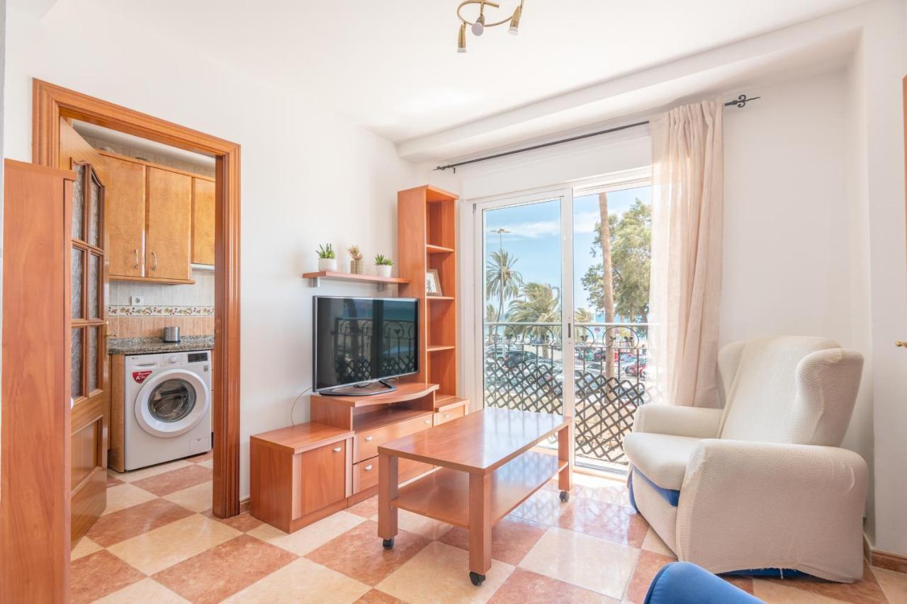 Renthas Pedregalejo Beach Apartments Малага Екстер'єр фото