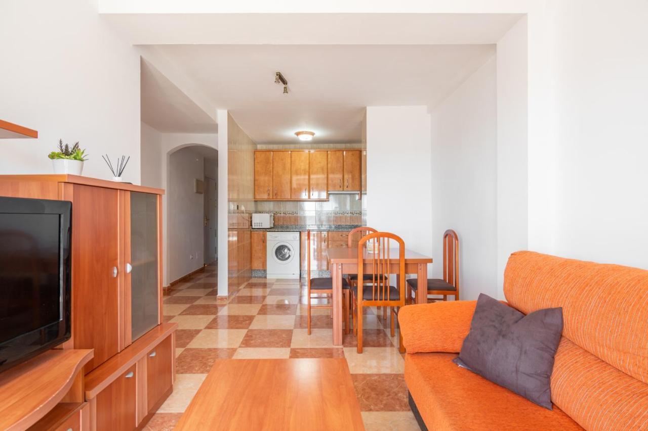 Renthas Pedregalejo Beach Apartments Малага Екстер'єр фото